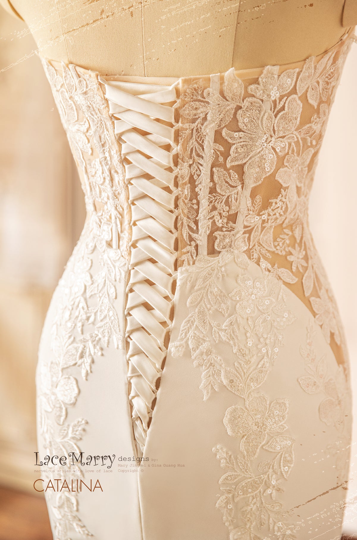 CATALINA / Breathtaking Wedding Dress with Plunge Neckline