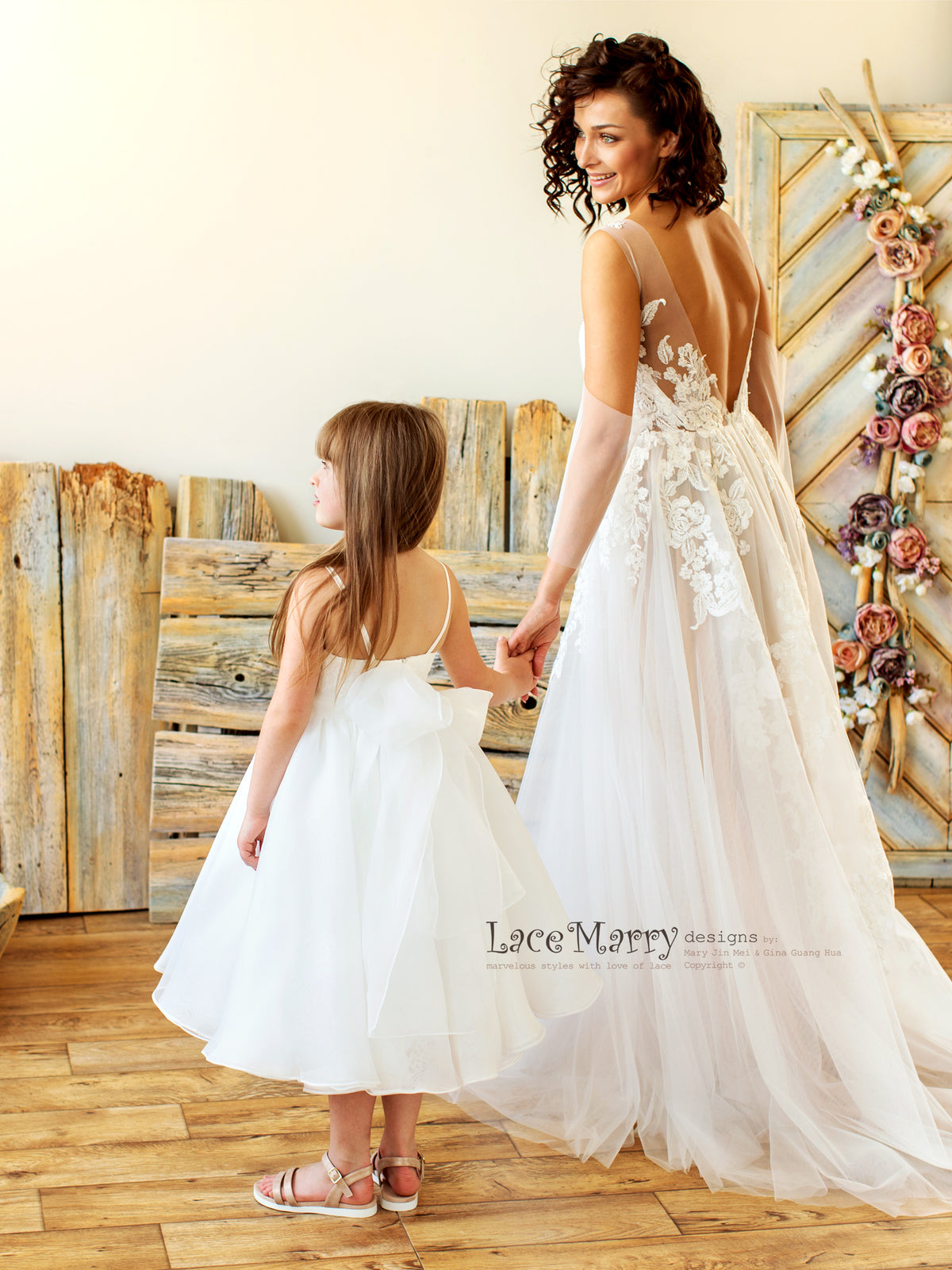 Flower Girl Dress with Thin Straps and Volumed Skirt