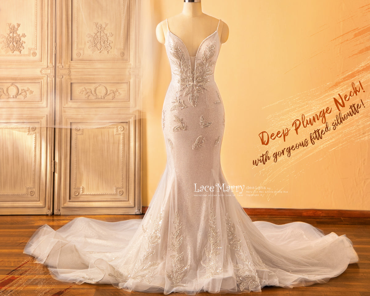 RAYLA / Fitted Wedding Dress with Sexy Neckline