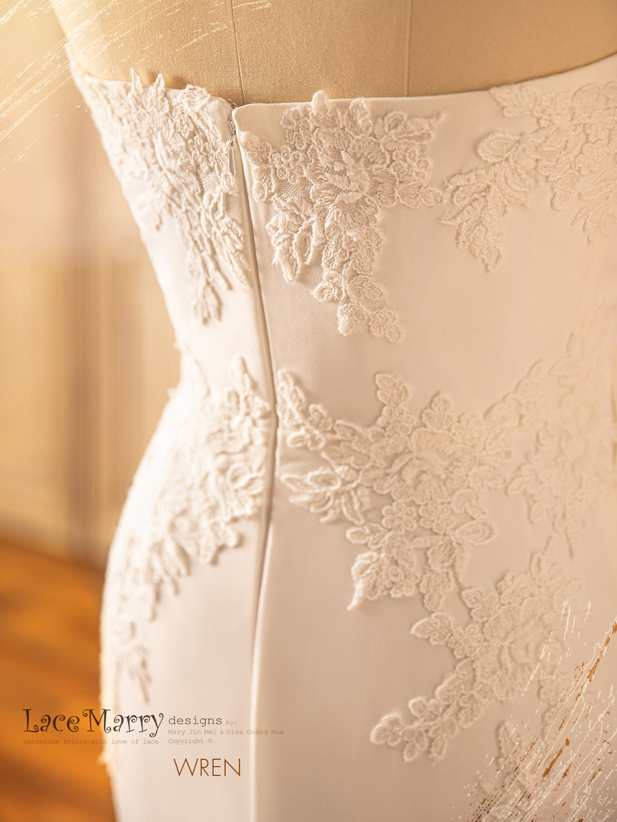 WREN / Elegant Wedding Dress with Romantic Neckline
