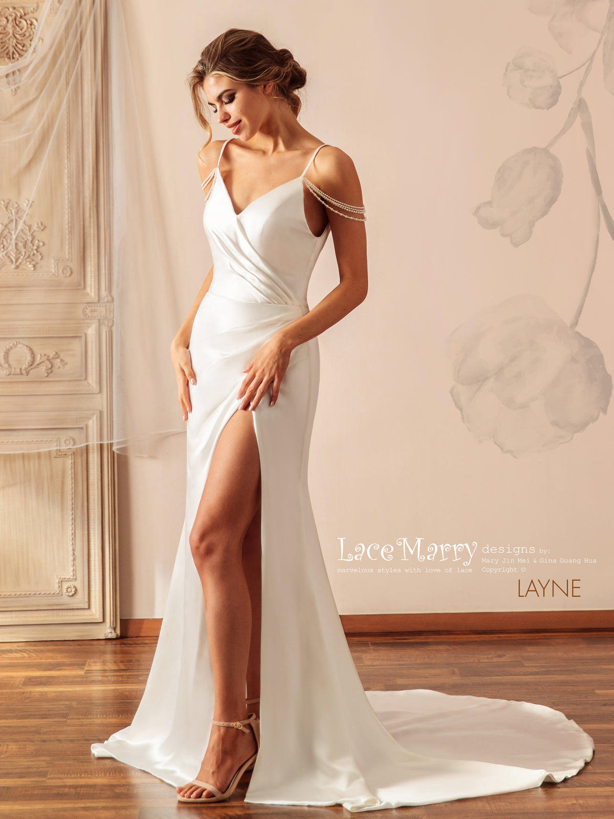 LAYNE / Sexy Plain Wedding Dress with Slit in the Skirt