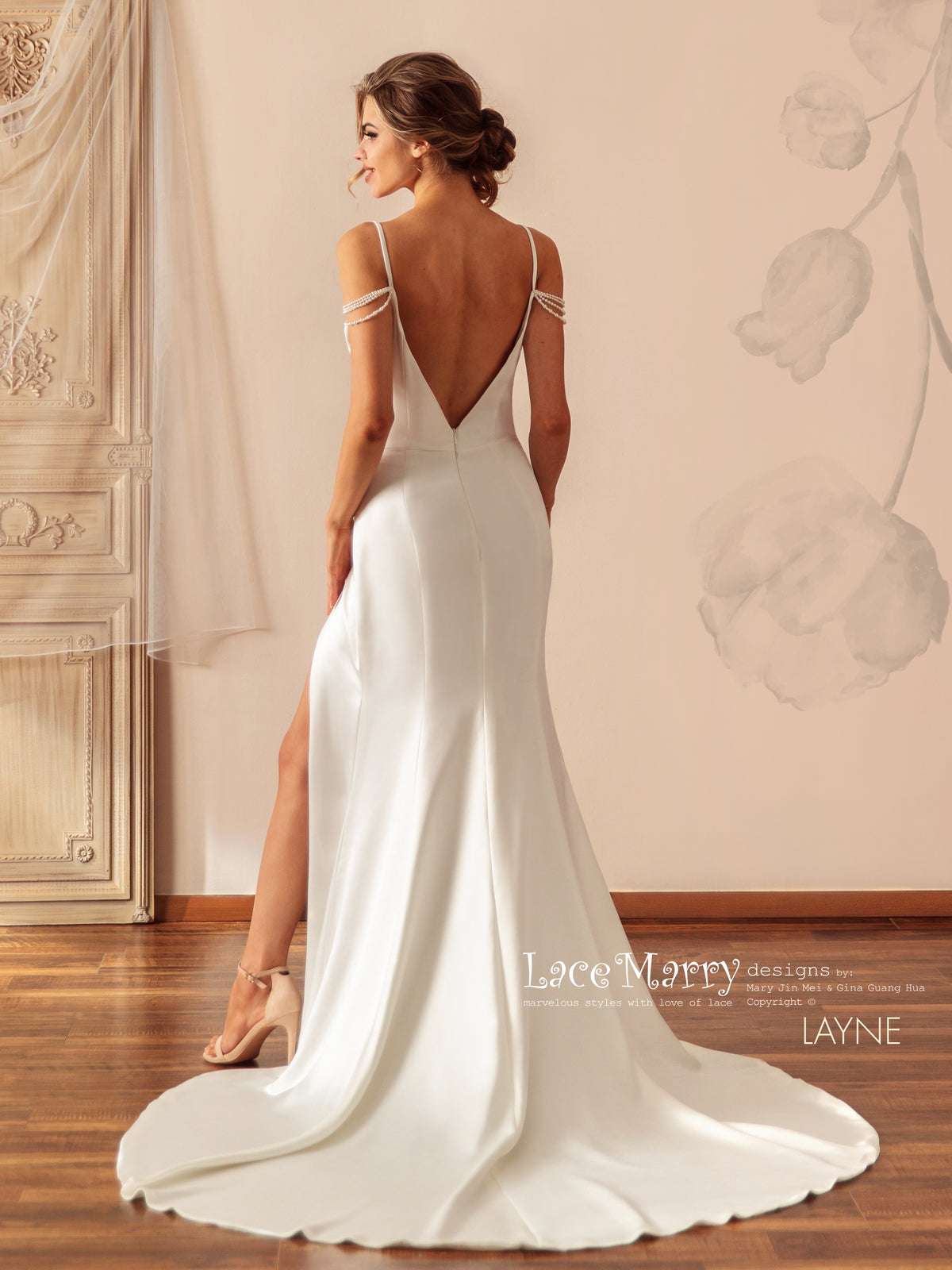 LAYNE / Sexy Plain Wedding Dress with Slit in the Skirt