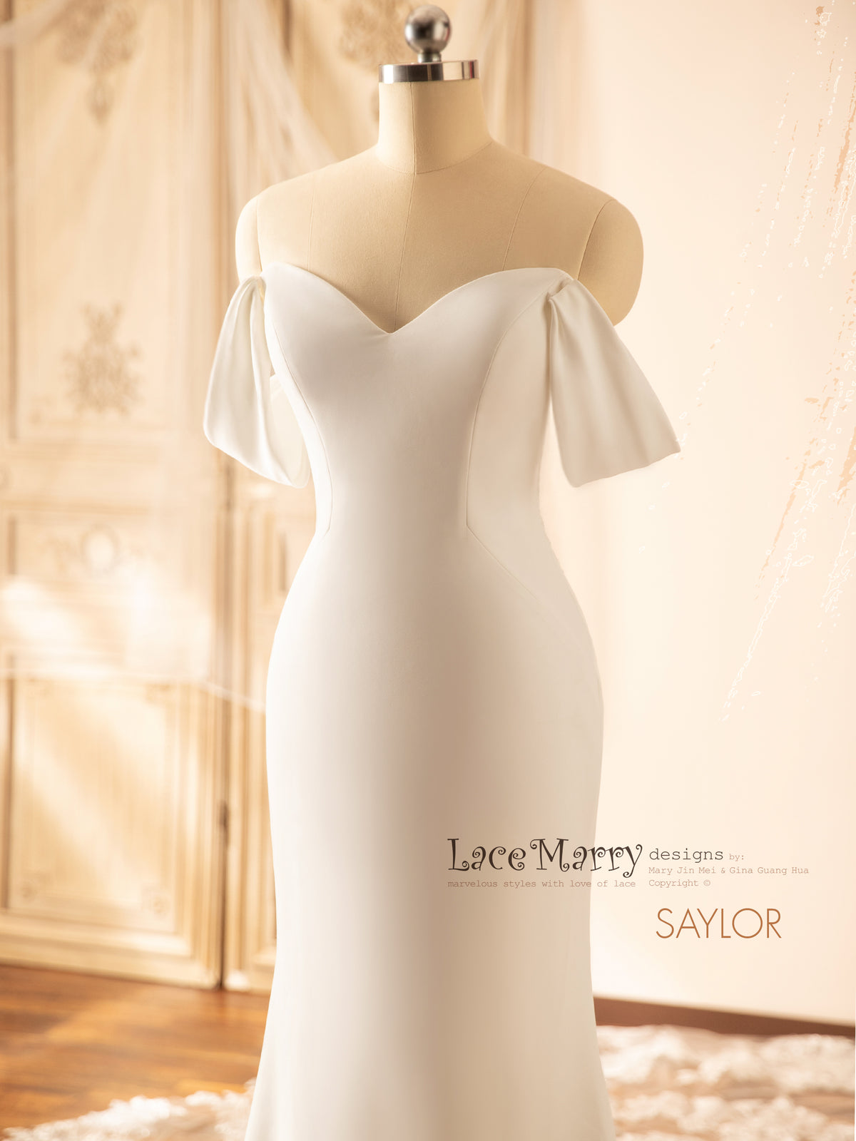 SAYLOR / Plain Wedding Dress with Long Lace Train
