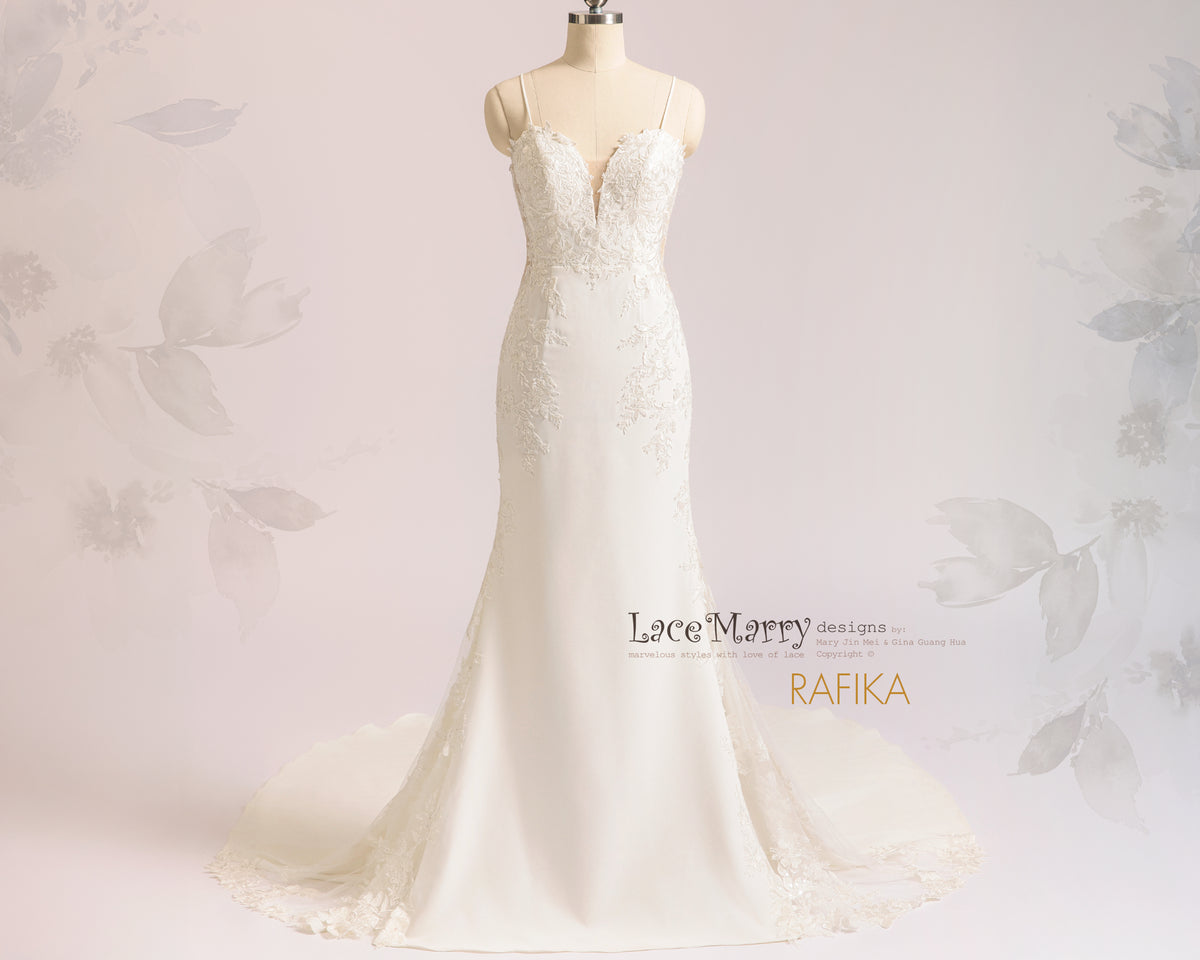 RAFIKA / Breathtaking Wedding Dress with Deep Plunge Neck
