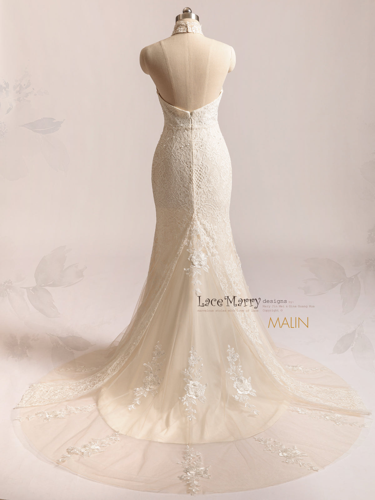 MALIN / Halter Neck Wedding Dress with Deep Plunge - LaceMarry MALIN / Halter Neck Wedding Dress with Deep Plunge - LaceMarry