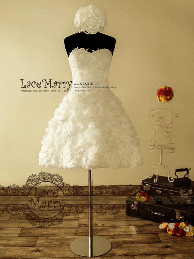 1950's Inspired Short Wedding Dress Designed with 3D Flower Appliqus - LaceMarry 1950's Inspired Short Wedding Dress Designed with 3D Flower Appliqus - LaceMarry
