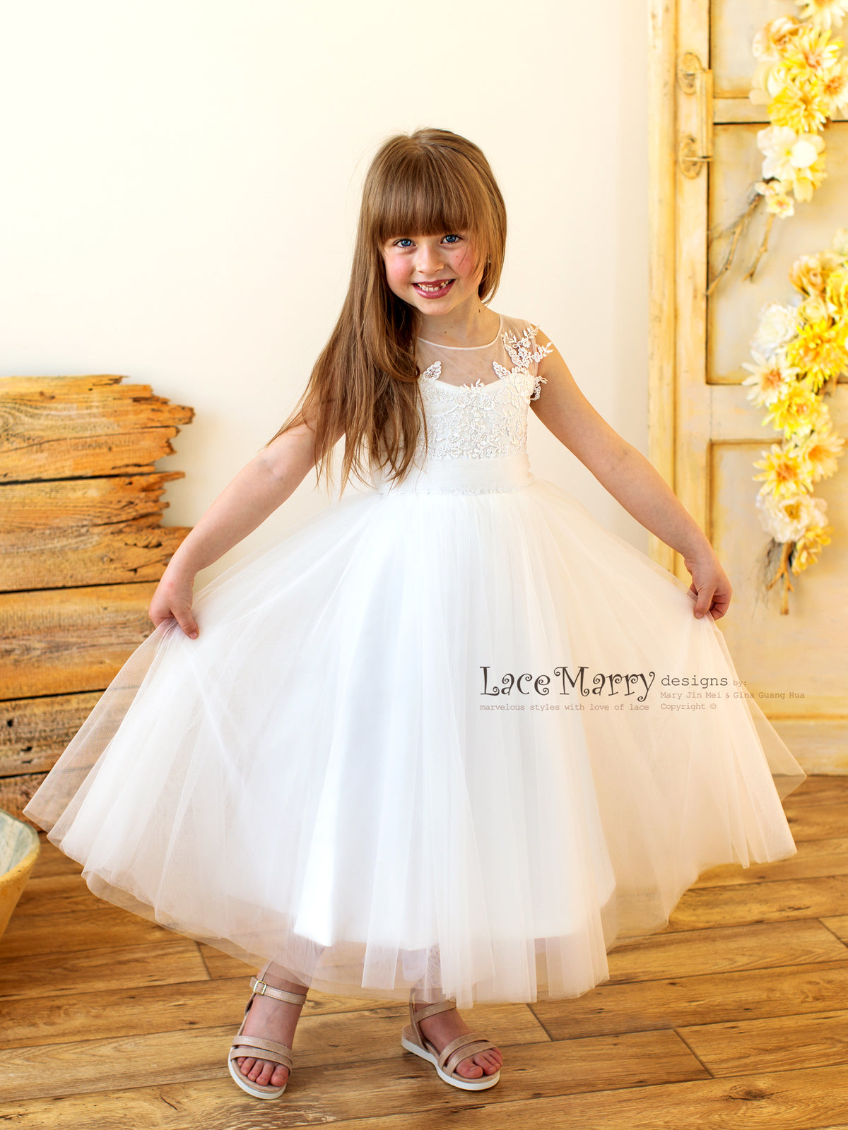 GERI / Charming Lace Flower Girl Dress with Tulle Skirt - LaceMarry GERI / Charming Lace Flower Girl Dress with Tulle Skirt - LaceMarry