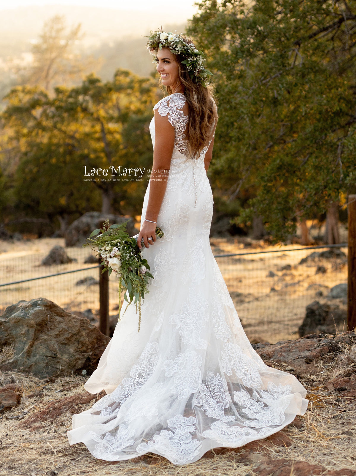 Amazing Lace Wedding Dress for your Rustic Wedding