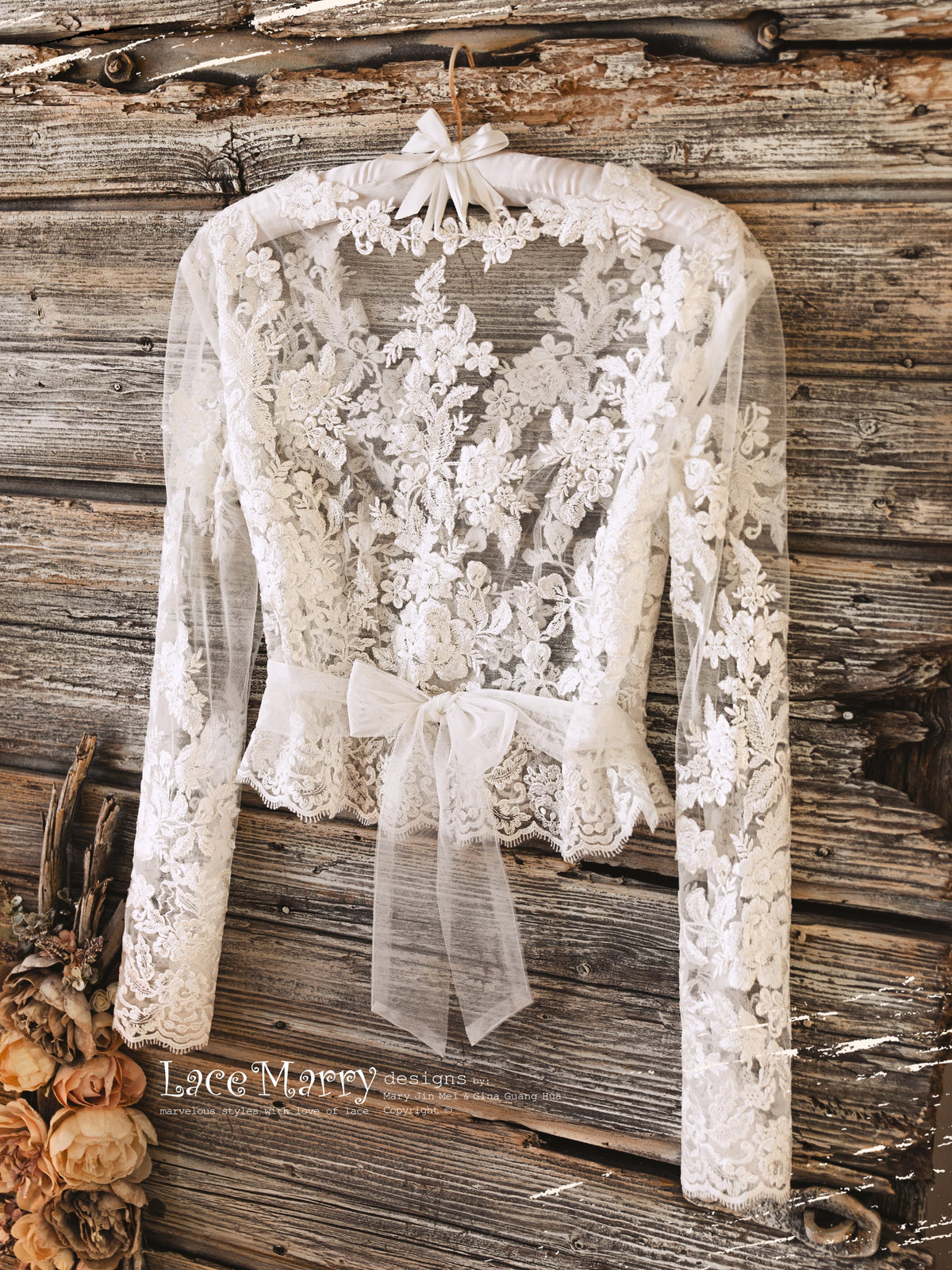 ERIKA #7 / Lace Crop Top with Long Sleeves and Separate Bustier