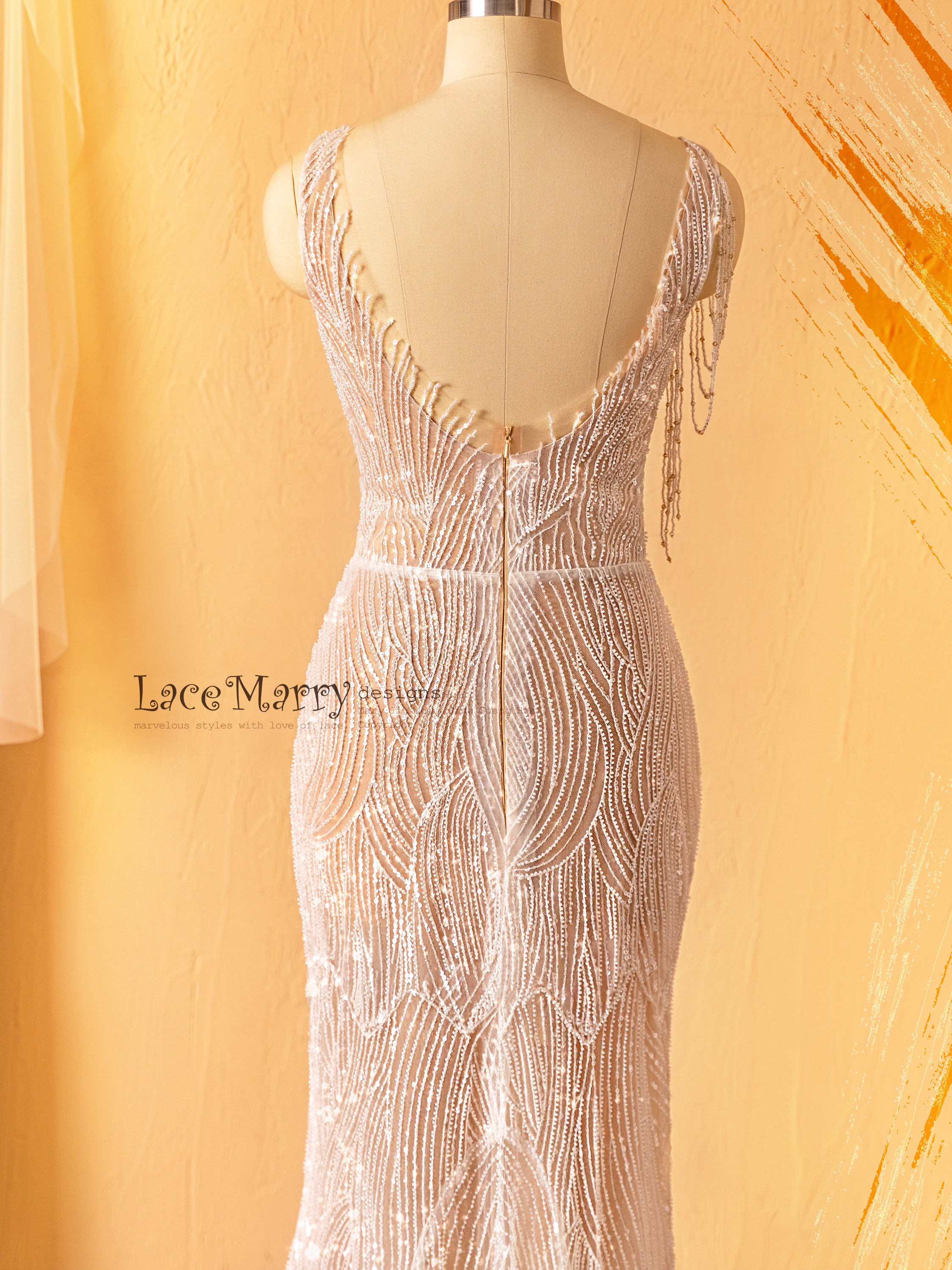 slim fit dress slacks FEMME ARISTOCRATE | GOLD LACE DRESS main image 1