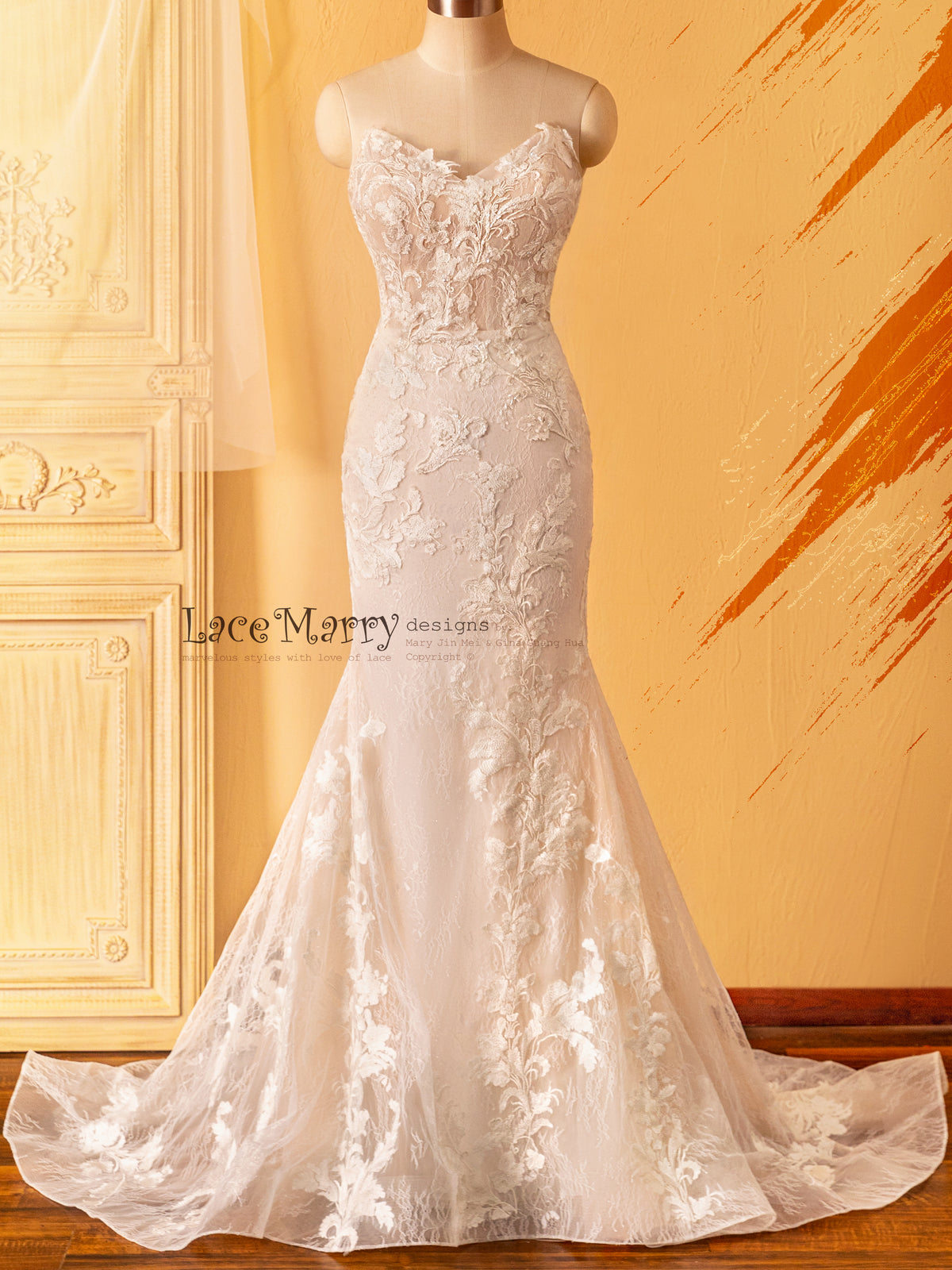 DILVA / Fitted Sparkling Wedding Dress with Removable Straps - LaceMarry DILVA / Fitted Sparkling Wedding Dress with Removable Straps - LaceMarry