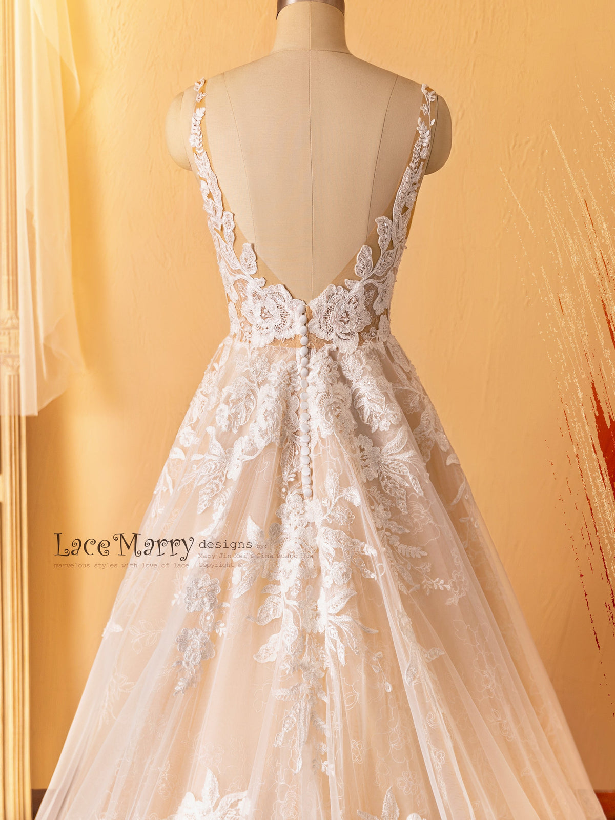 V Cut Back Wedding Dress with Gorgeous Flower Appliques