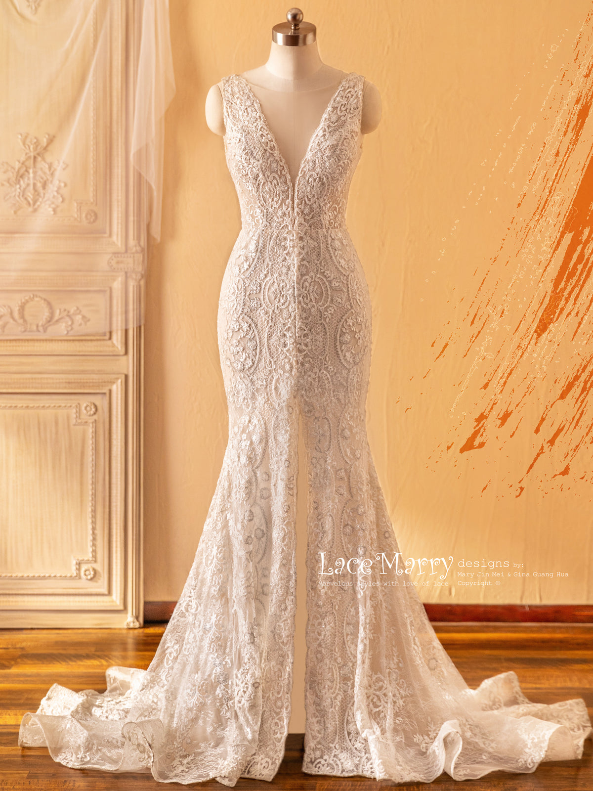 SEDEFE / Fitted Wedding Dress with Slit on the Front