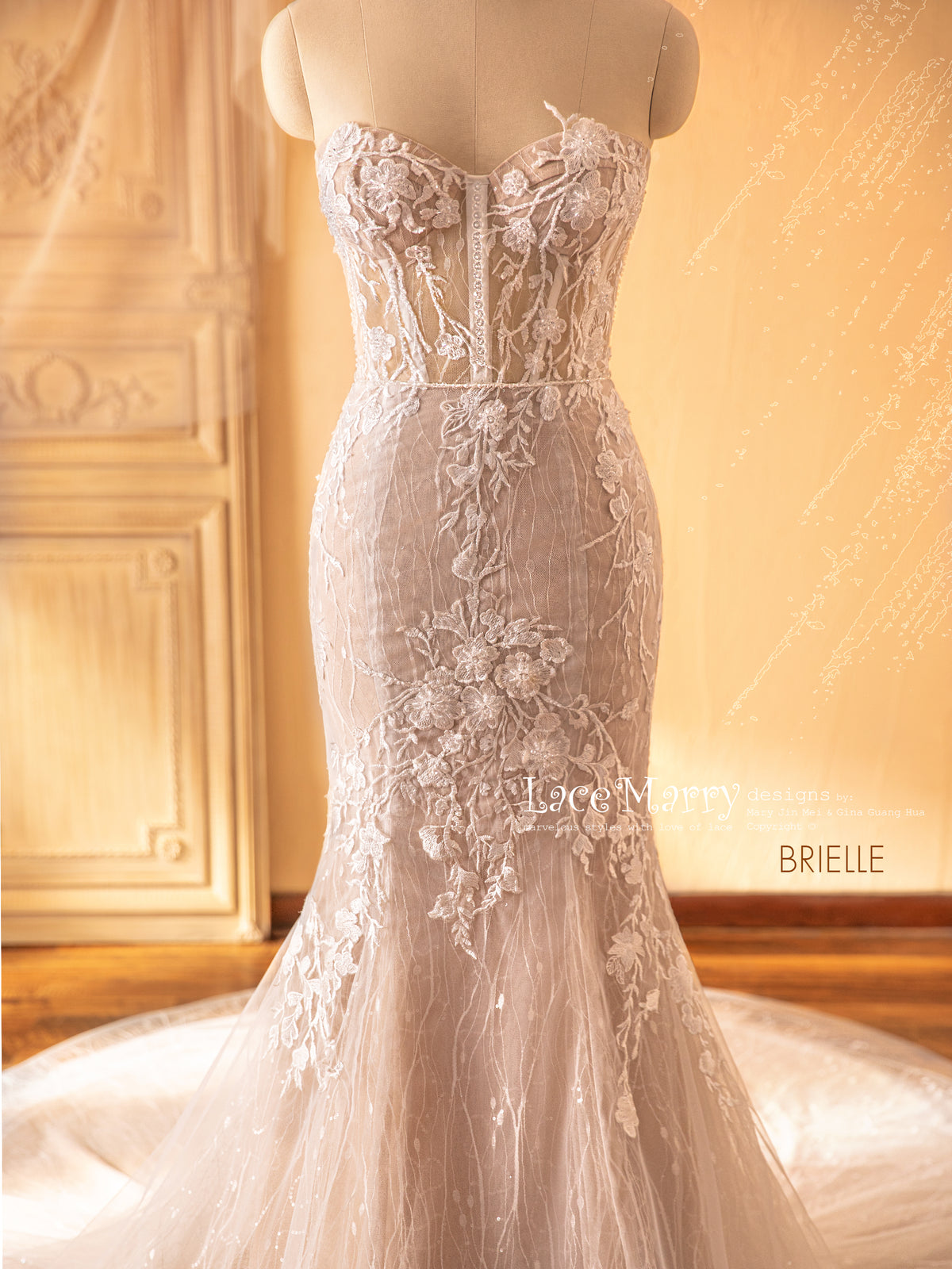 BRIELLE / Strapless Fitted Wedding Dress with Amazing Flower Decoration