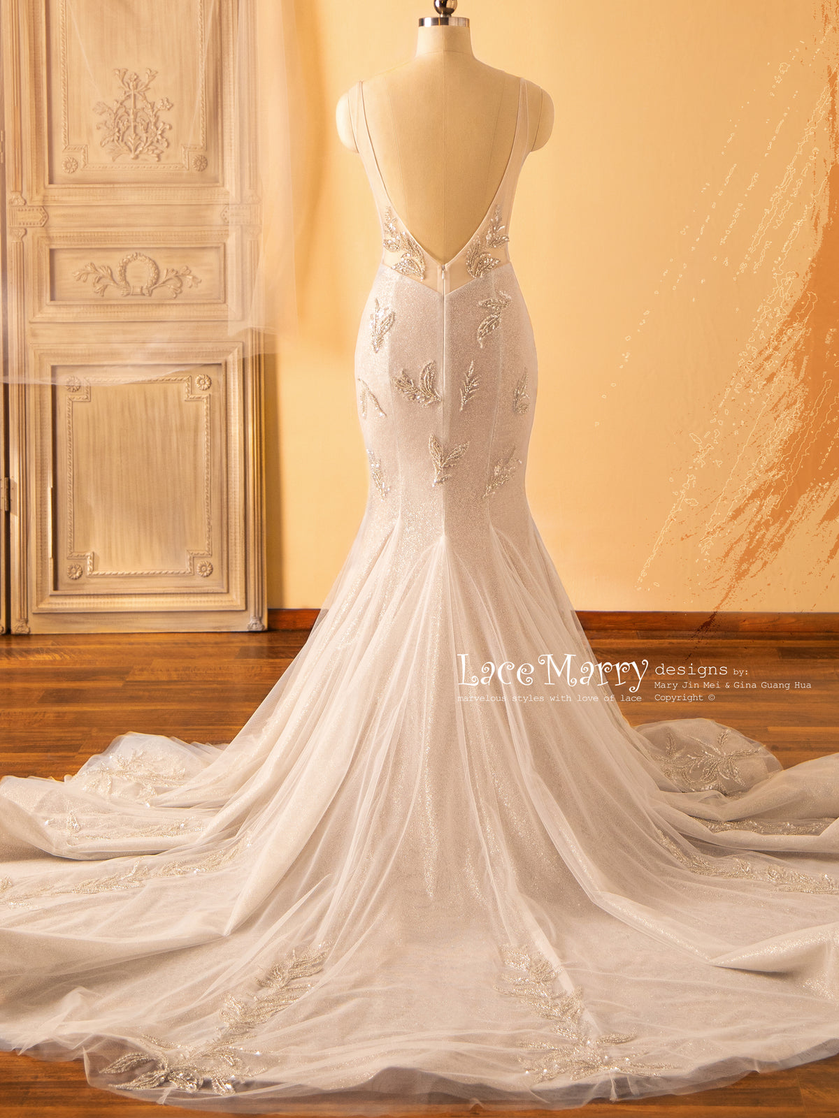 RAYLA / Fitted Wedding Dress with Sexy Neckline
