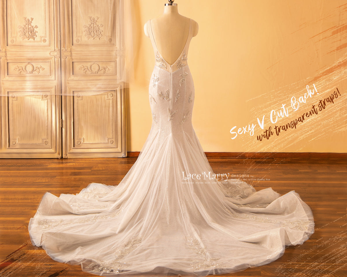 RAYLA / Fitted Wedding Dress with Sexy Neckline