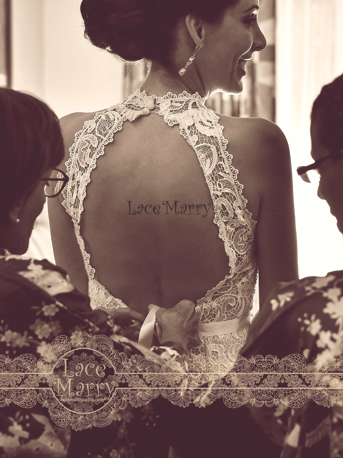 Keyhole Back Lace Wedding Dress