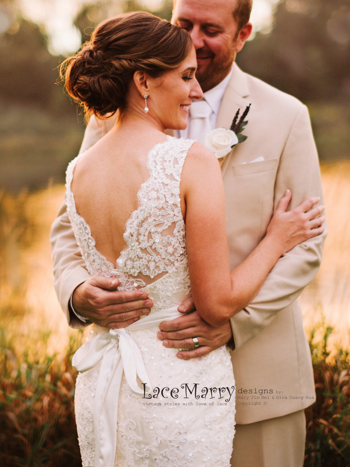 Scalloped V Cut Back Lace Wedding Dress