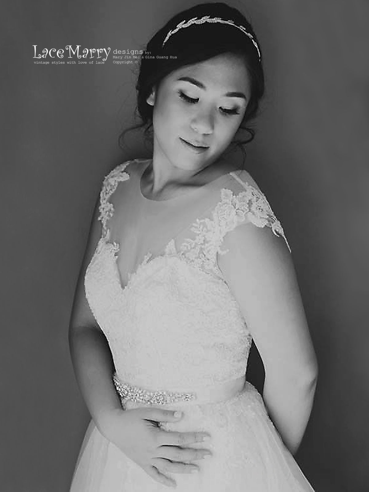 Sweetheart Neckline Lace Wedding Dress