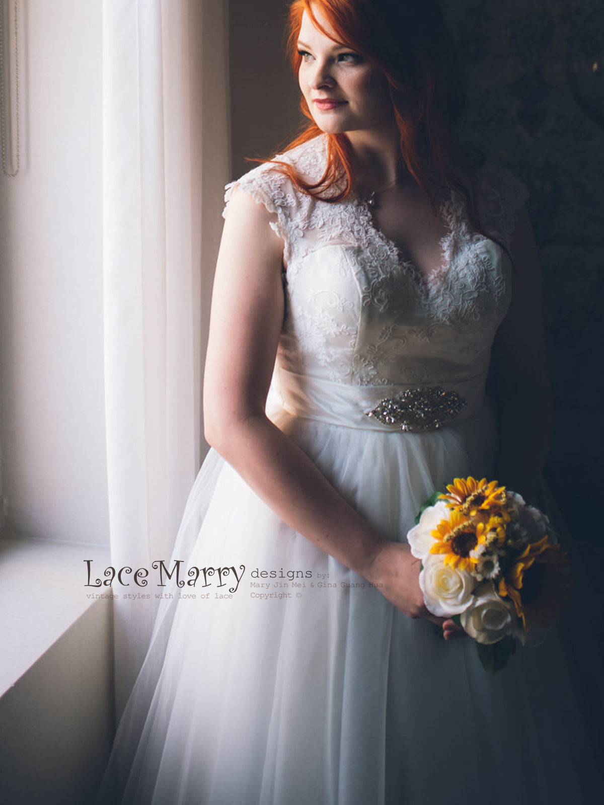 Beautiful Short Lace Wedding Dress