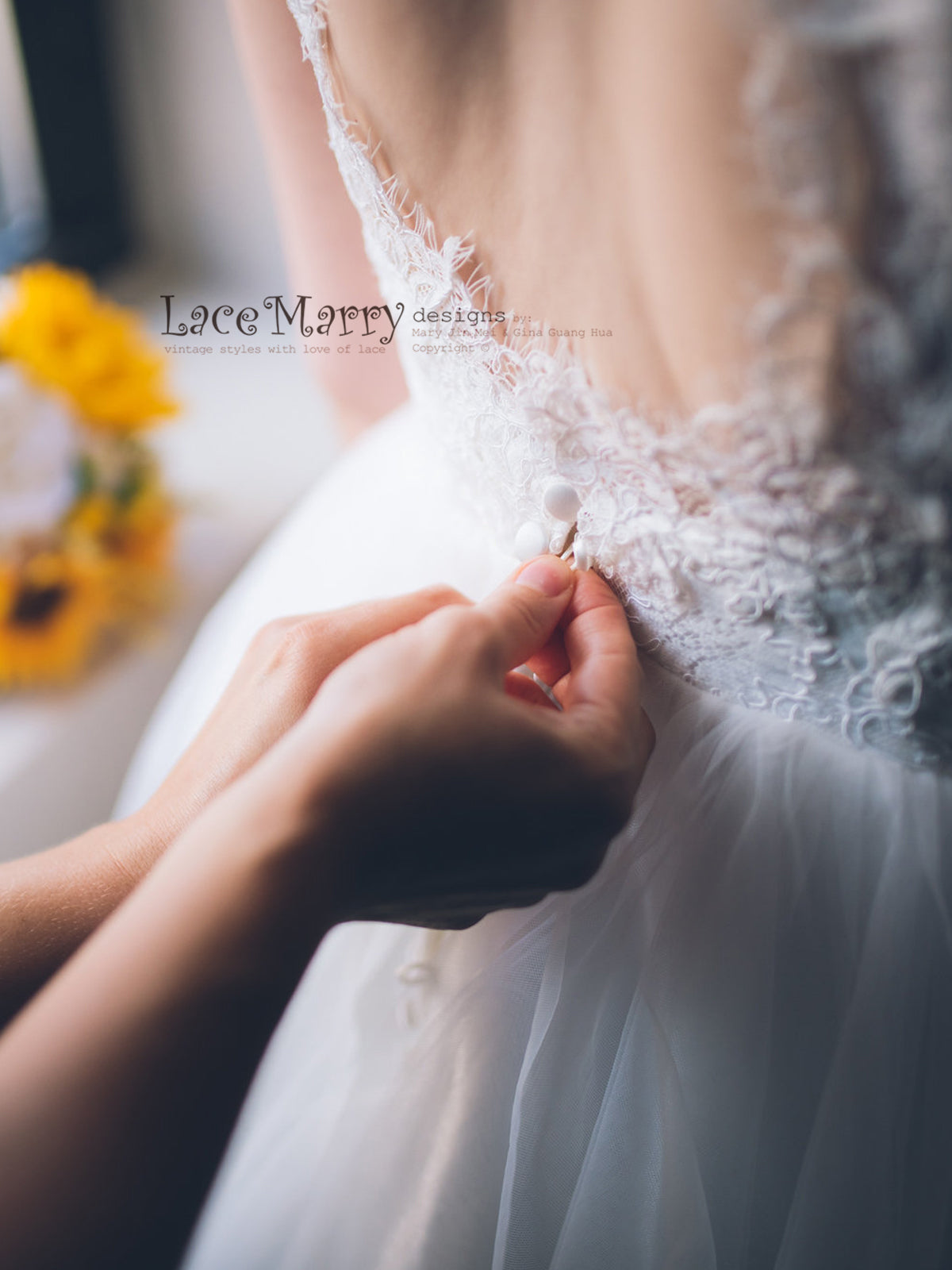 Short Lace Wedding Dress with Keyhole Open Back