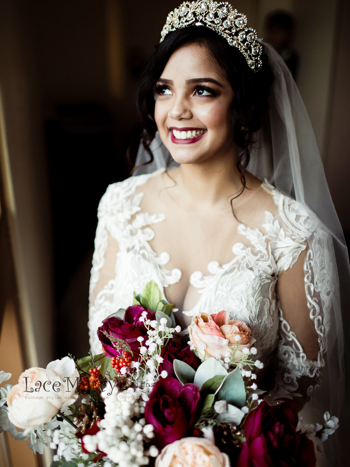 Sexy Deep Neckline Lace Wedding Dress