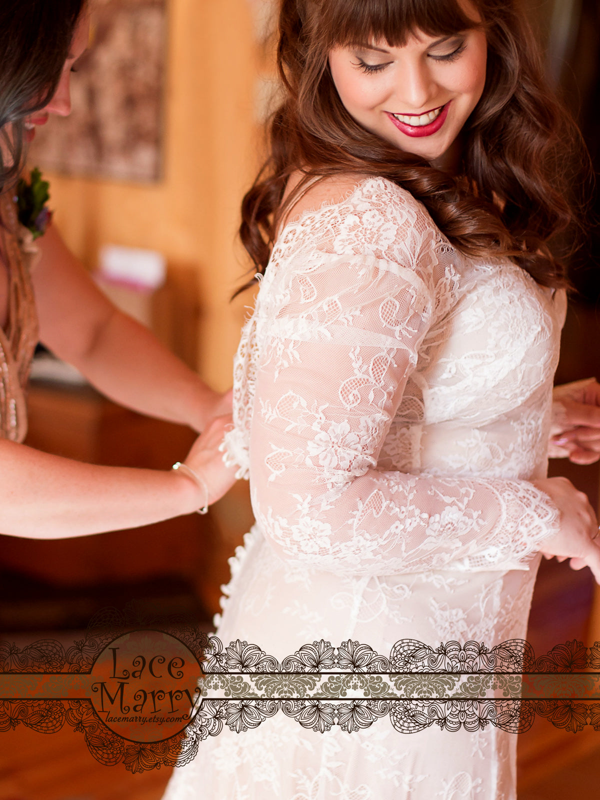 Delicate Lace Wedding Dress in Bohemian Style with Relaxed Skirt - LaceMarry Delicate Lace Wedding Dress in Bohemian Style with Relaxed Skirt - LaceMarry
