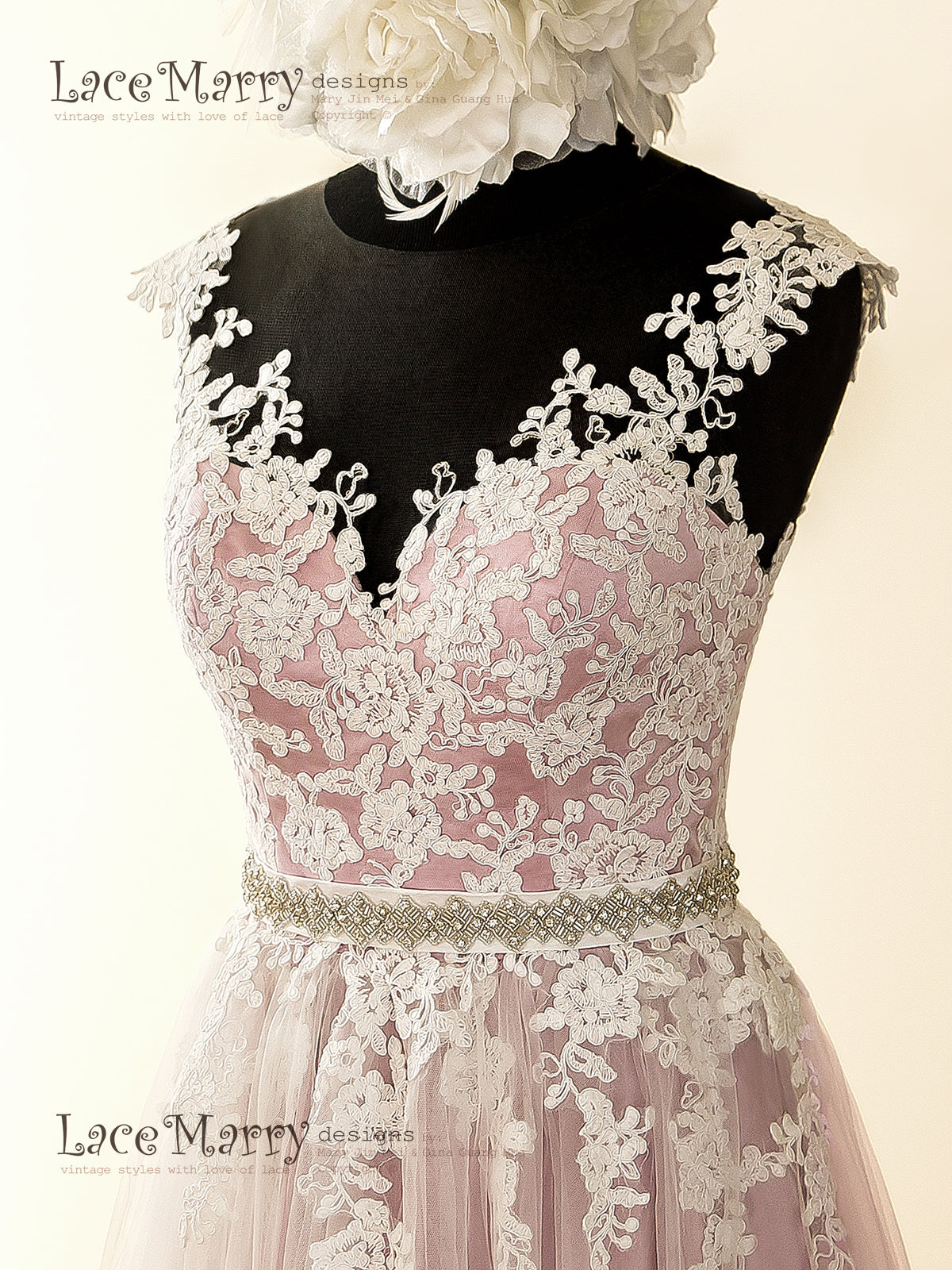 Romantic Neckline Lace Wedding Dress