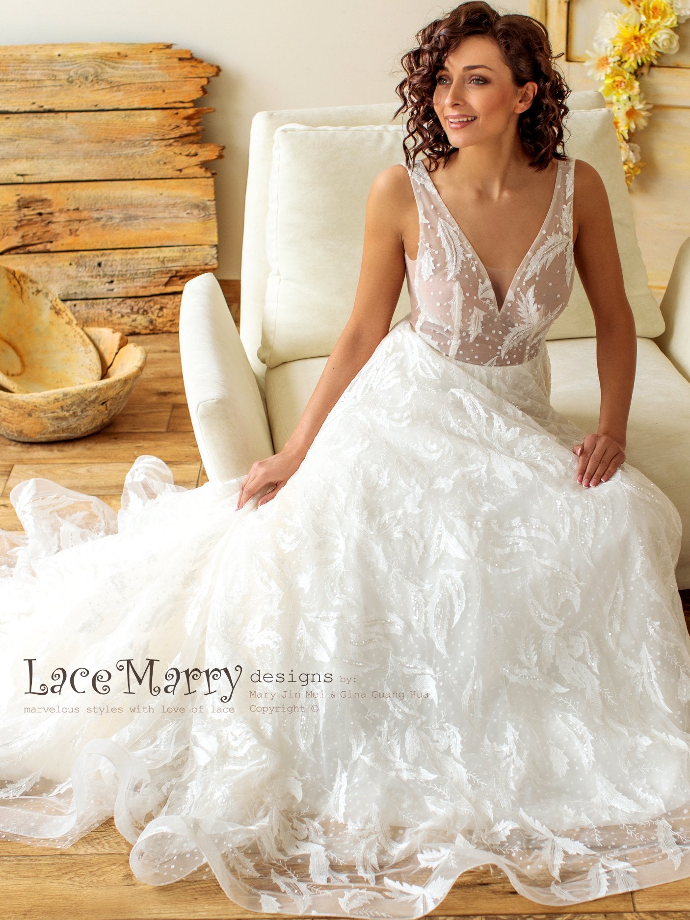Sexy Neckline Sparkling Wedding Dress