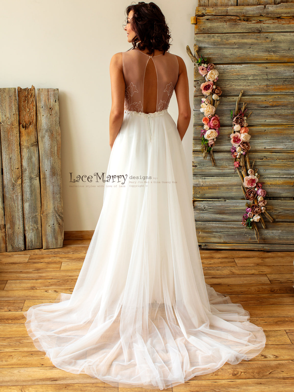 Sexy Open Back Wedding Dress with Tulle Skirt