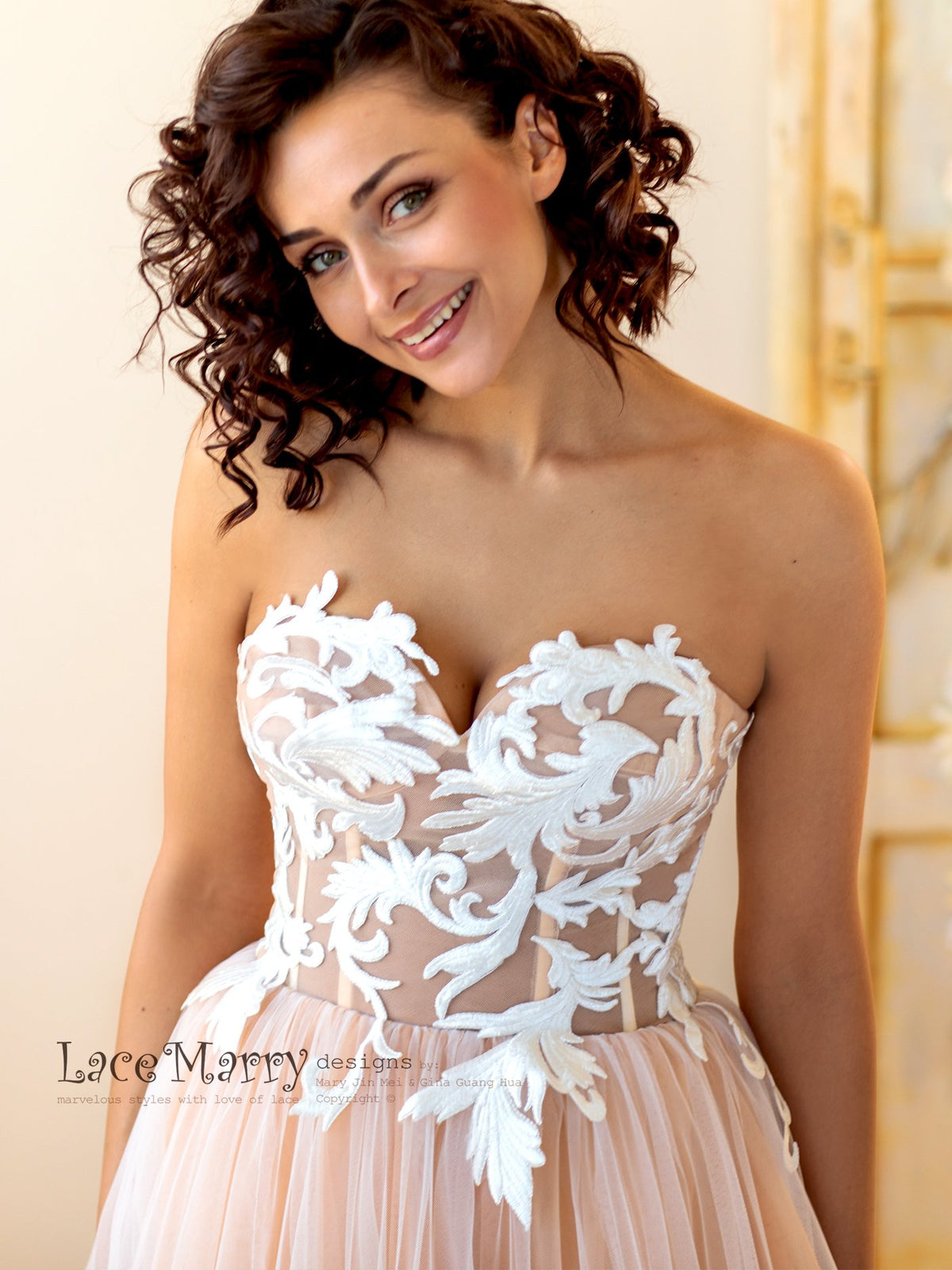 Sweetheart Neckline Wedding Dress with Swirl Lace