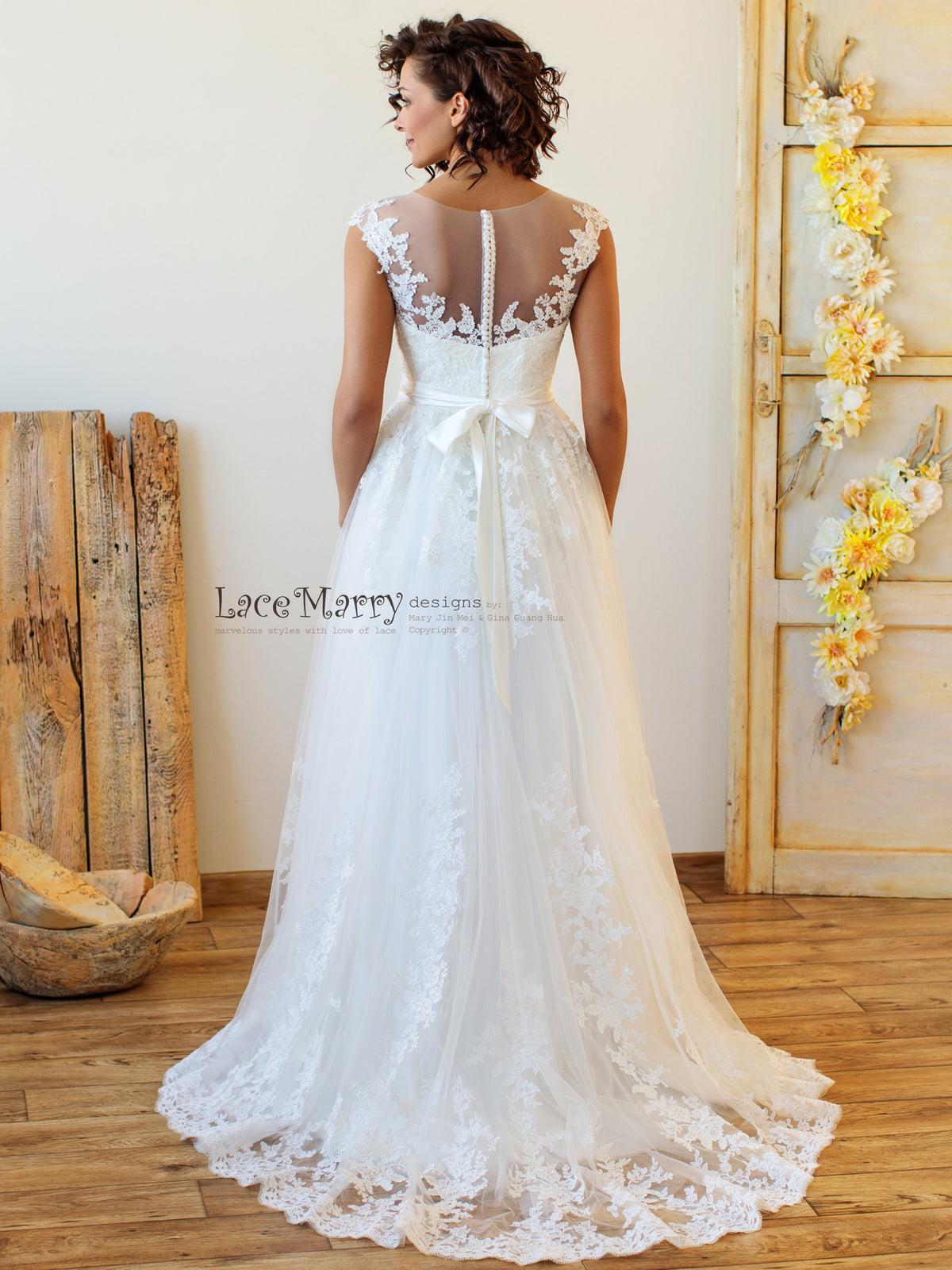 Gorgeous Lace Wedding Dress with Sweep Train